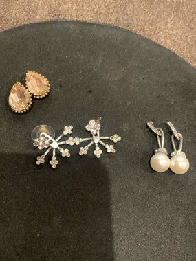 3 stylish Silver Stud Earrings - Elegant Women's Jewelry